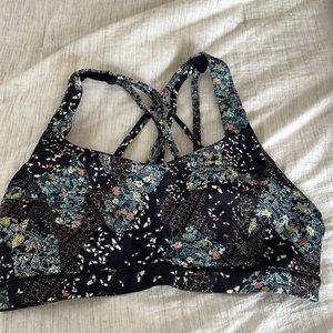 Lululemon sports bra